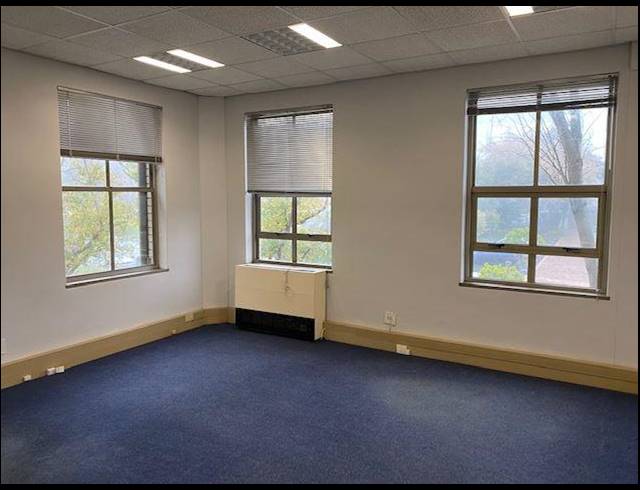 235M² OFFICE RENTED IN RONDEBOSCH